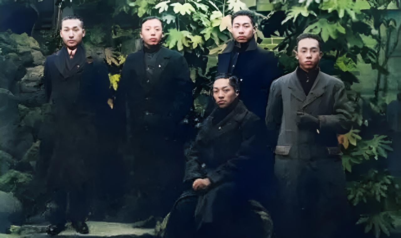 许多人认为周总理人生中第一次出国留学是在1920年前往法国勤工俭学。这一年，周总