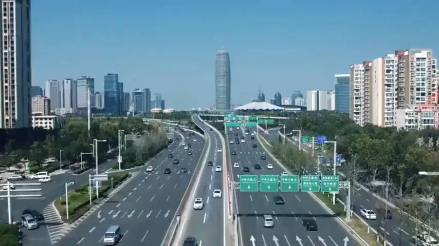 揭秘四大败类如何疯狂掏空普通人的血汗钱