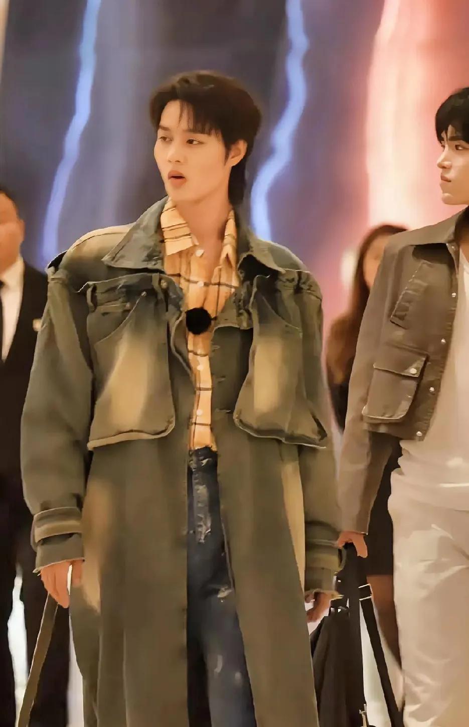 想不通，我觉得柯淳那么好的短剧资源，突然就去上综艺放飞自我了。先不说，和刘嘉玲