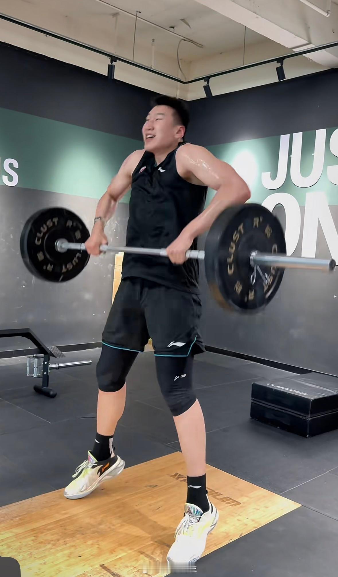 IP显示李炎哲在广东进行力量训练💪新疆男篮新疆伊力特男篮阿才说球CBA