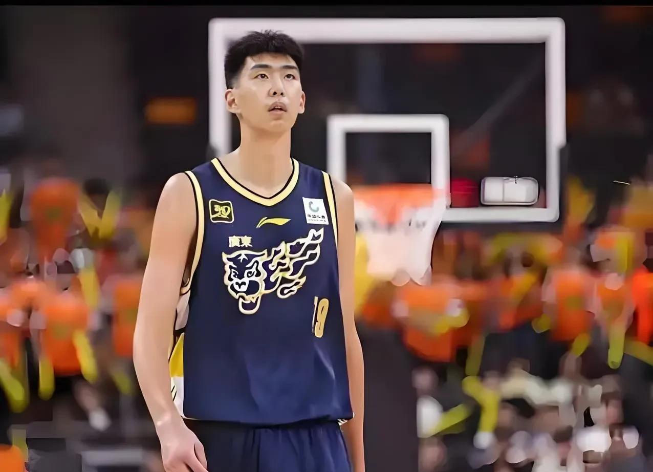 徐昕慌了！经纪人改口说自己决定不了，要靠他自己和俱乐部商讨结果徐昕申请交易这事