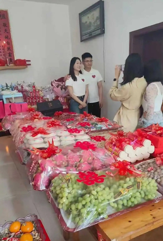 这样子才是真的订亲吧。