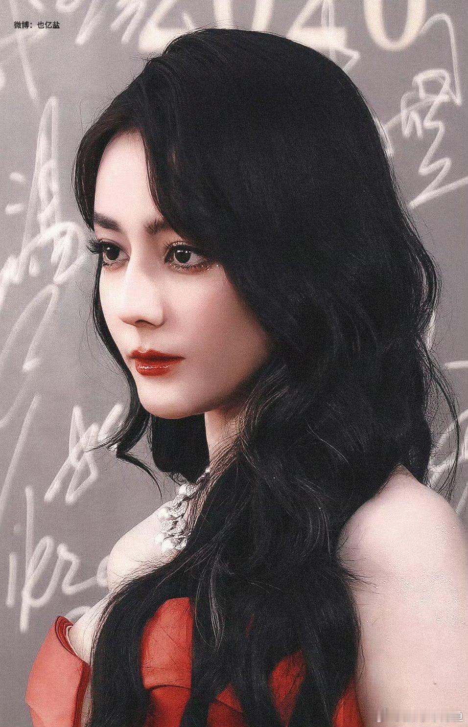 中国影视之夜迪丽热巴西域魅魔红毯女神迪丽热巴