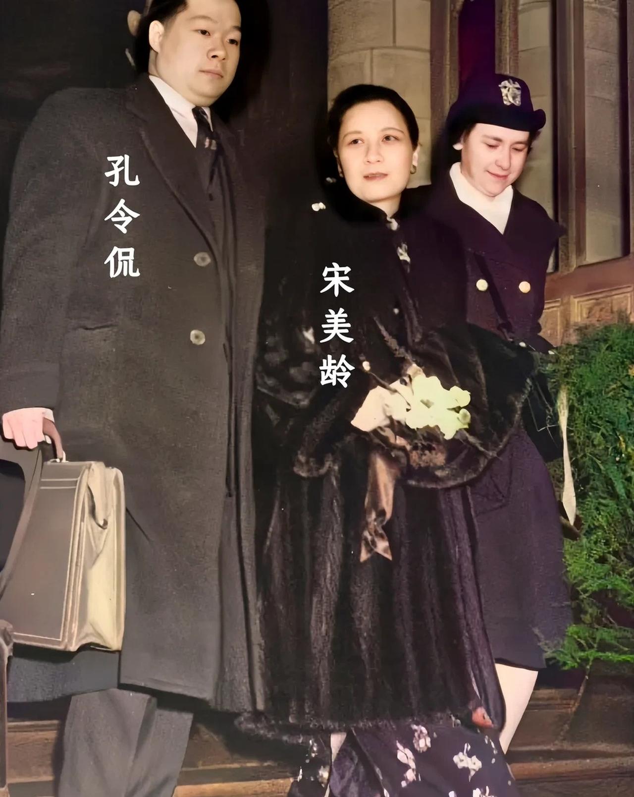 宋美龄没有亲生子女，一直把孔令侃当成半个儿子，与他十分亲近。蒋介石对此非常愤怒，