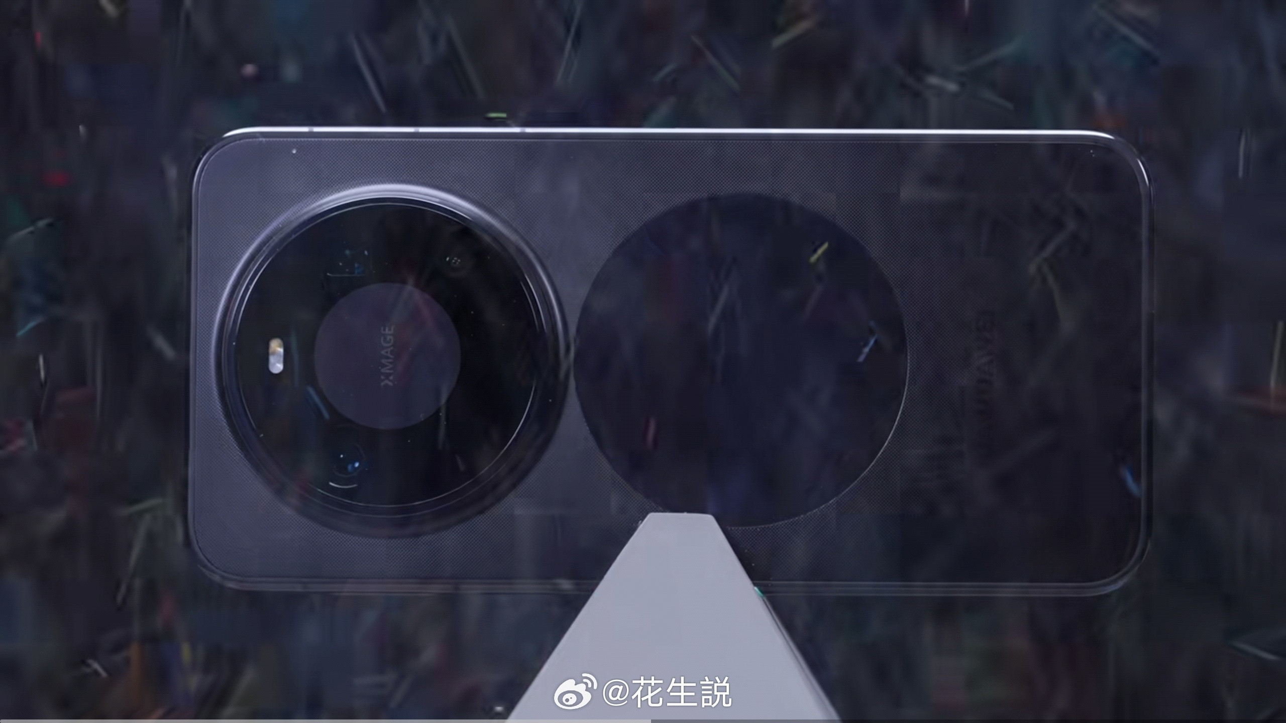 前段时间体验了Mate80ProMax风驰版，风扇散热能力确实很强，赛船速