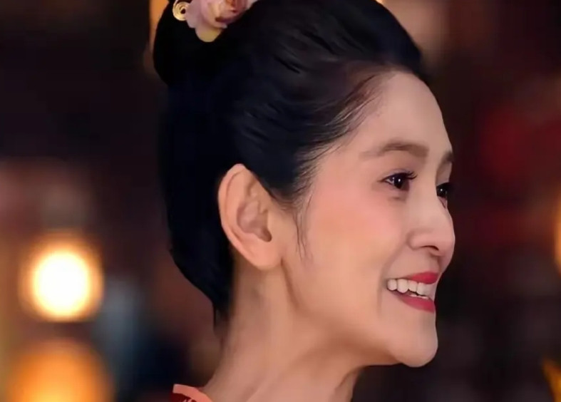 看有网友说，《唐朝诡事录3》里皇帝身边的那个宫女只有37岁，特地去查了查。结果吓