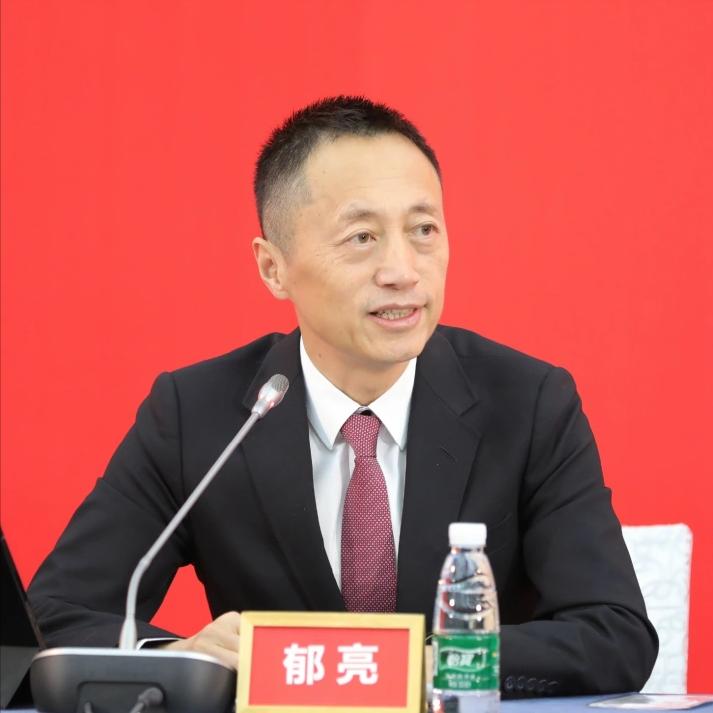 郁亮回岗了这意味着万科悬着的一颗心能松松了。万科最近可够糟心，董事长刚辞职，