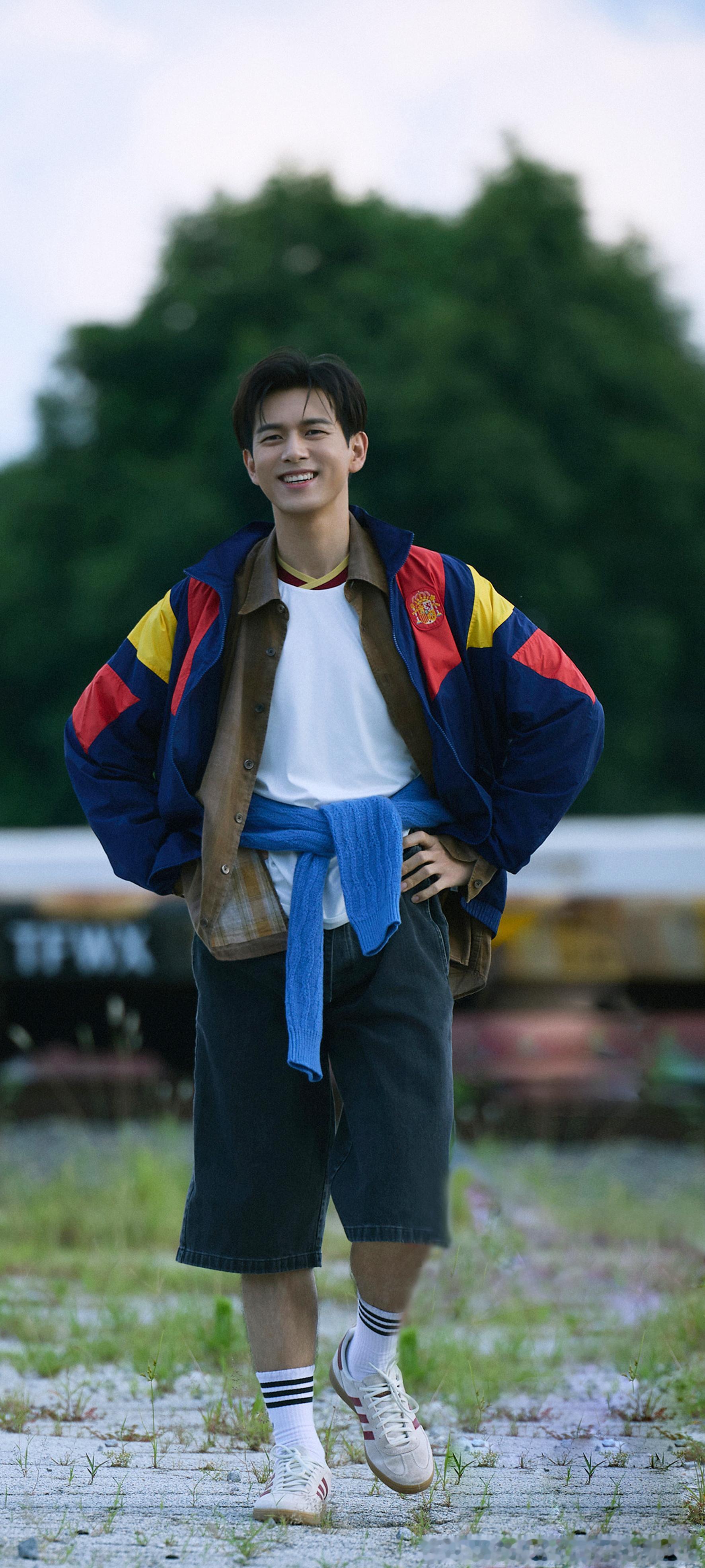 李现vogueman李现七月刊封面电脑桌面和手机壁纸是不是要换啦？小鲁来营业