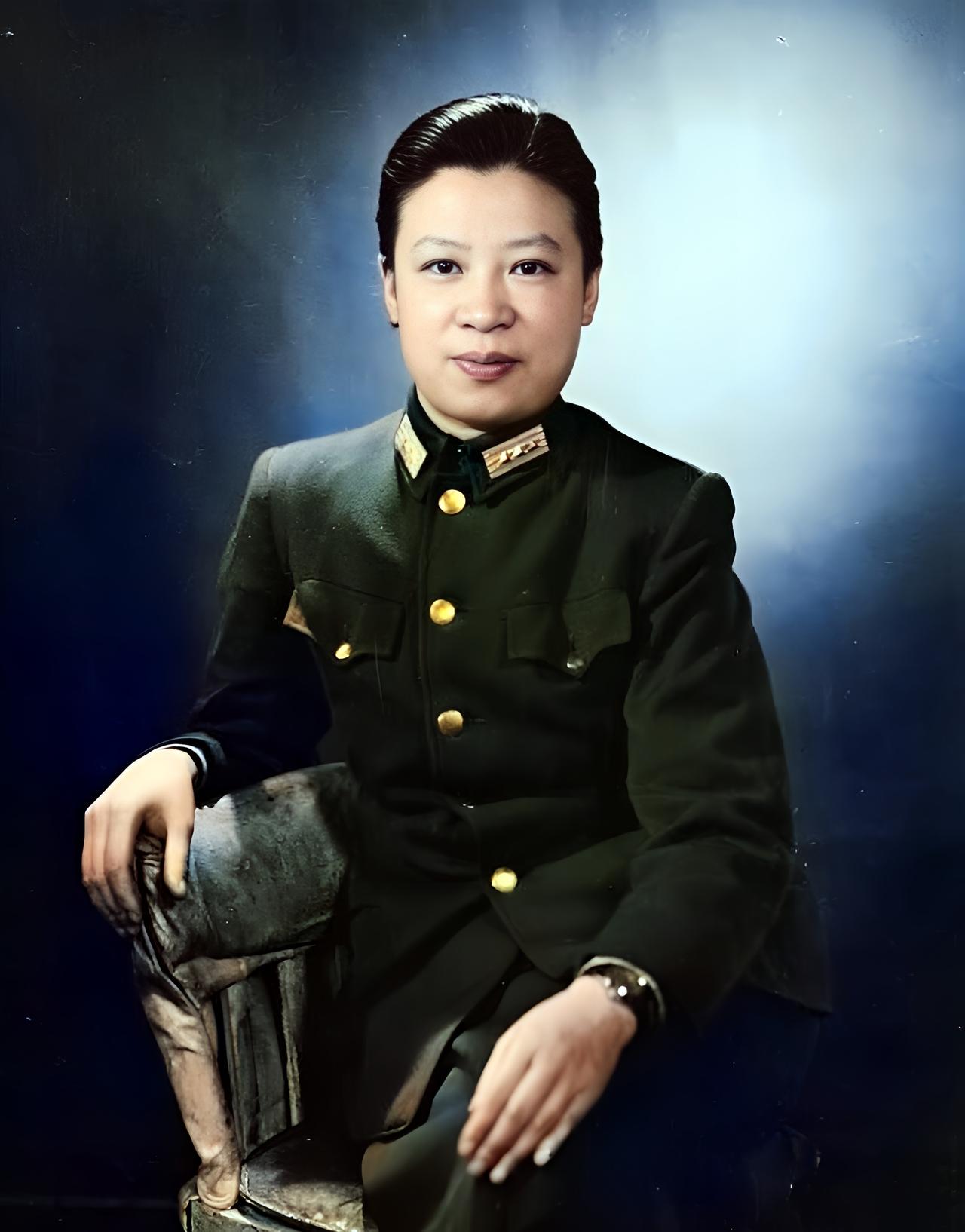 此人是国军中罕见的被授予上校军衔的女军官。但她并非止步于上校军衔，国军逃台后，她