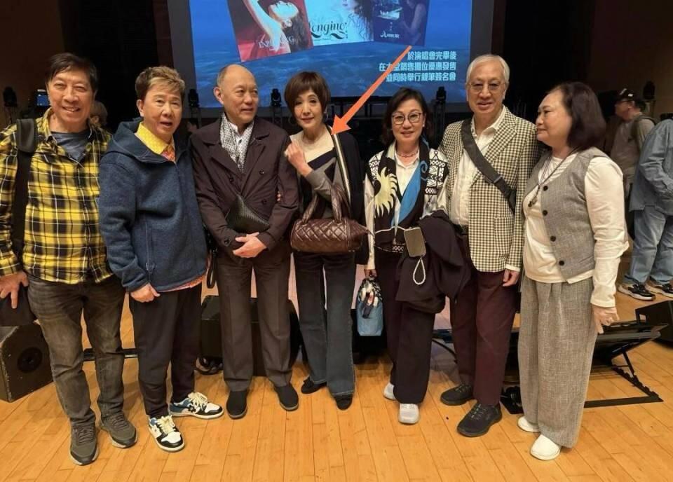霍震寰一家人的暖心日常：低调相守，温情藏于烟火霍震寰身为霍英东集团掌舵人，