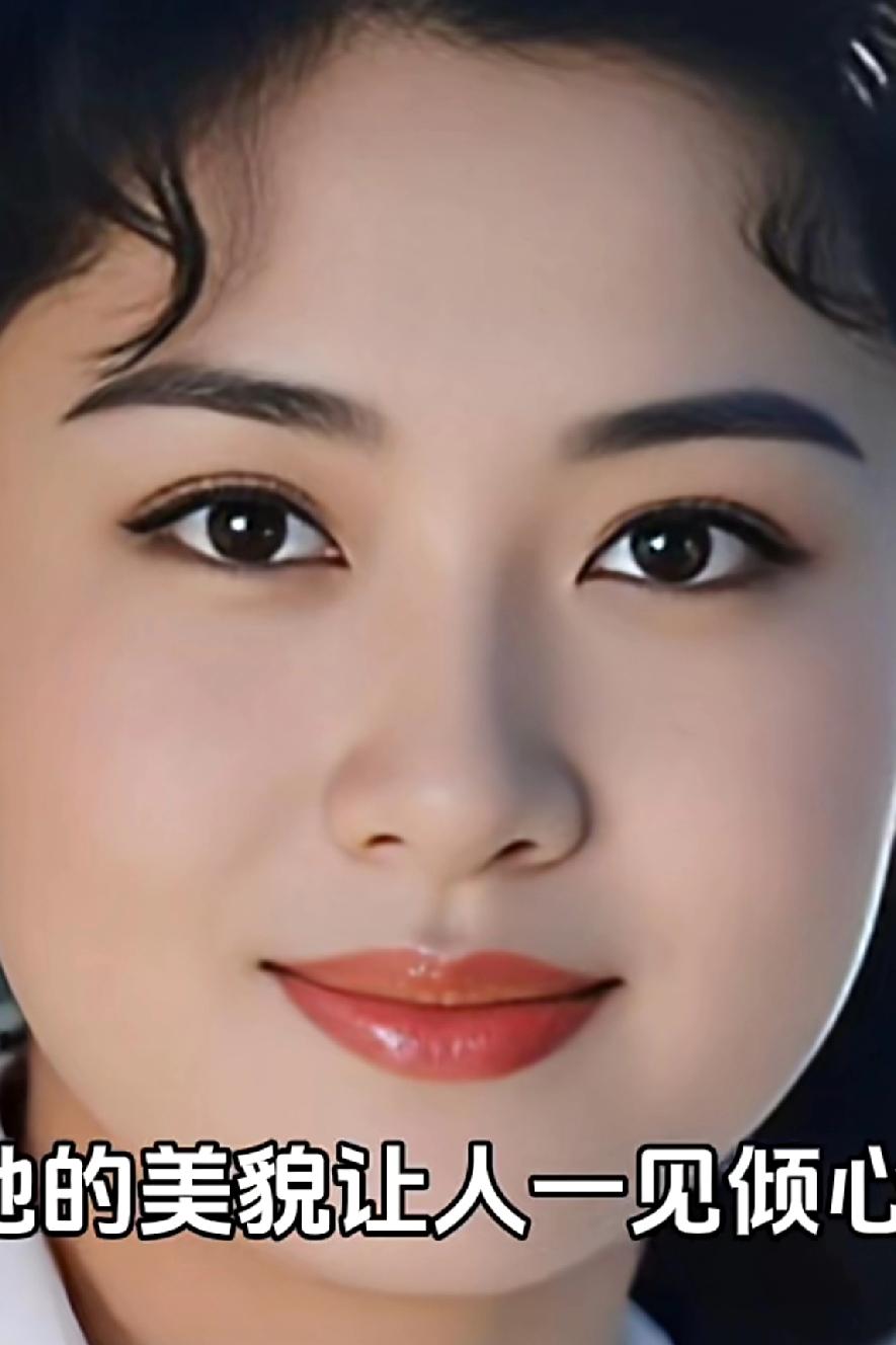 这笑容让人一眼就心动。