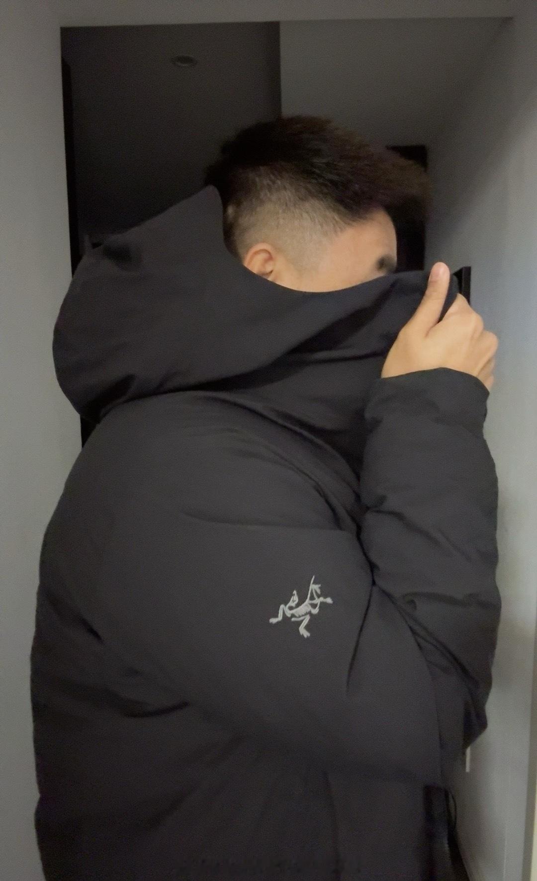 这个天气真的好反常，我感觉这个季节从来没有这么冷过。现在出门都得要穿秋裤跟羽绒服