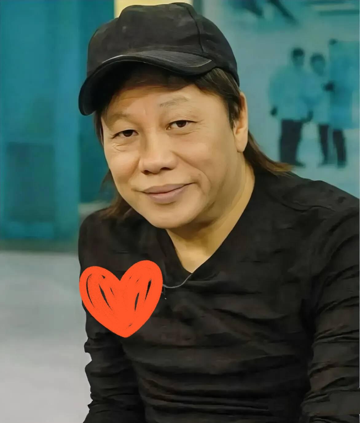 香港武打演员-梁小龙他这辈子最放心不下的，不是他的事业，也不是他的3个孩子，