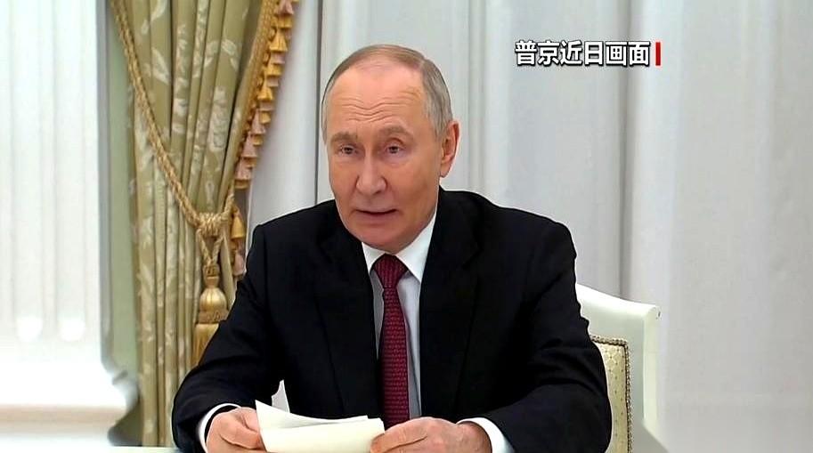 刚刚出炉的俄罗斯国家杜马选举结果，直接把一张“无限通行证”拍在了桌面上。执政的