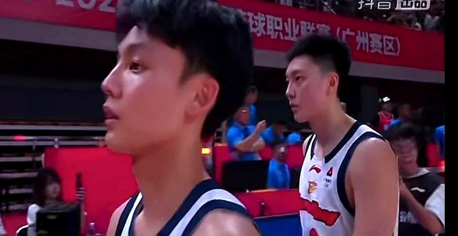CBA更衣室里，最难的不是绝杀，而是当上总经理后，知道哪些事不该自己干，同样是从