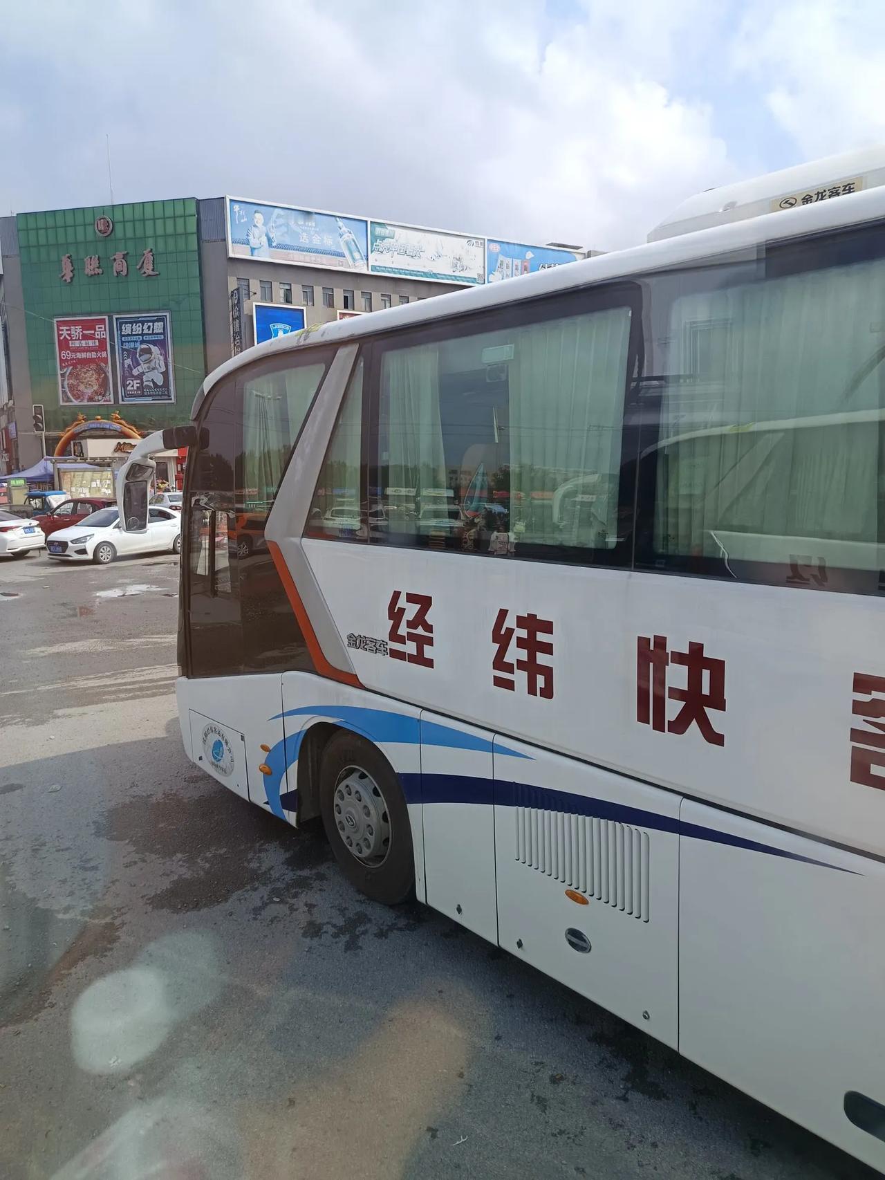 事实证明本溪石桥子的繁华不是靠本溪高中带动起来的，而是靠在校大学生。毕竟在暑假的