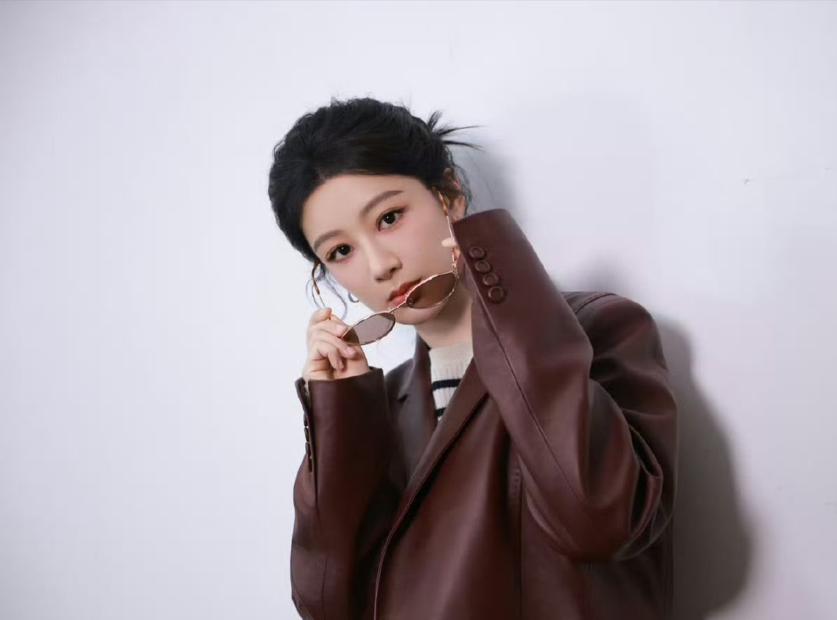 杨紫时尚感堪忧，甚至没有赵露思有表现力