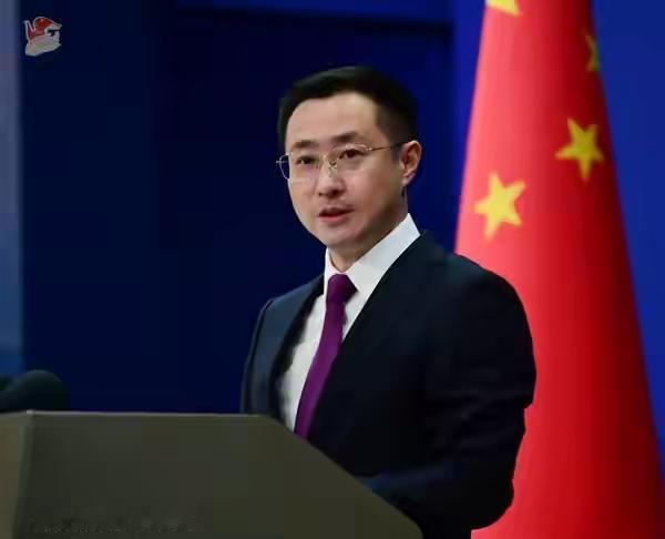 刚收中方援助就翻脸？乌克兰制裁中国公民，各方立场藏不住了家人们，这事儿真的