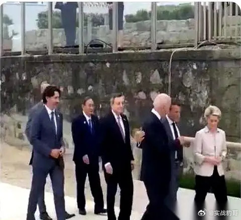 马克龙当着镜头的面，开始点名2026年G7峰会的贵客。印度，请。韩国，请。巴西，