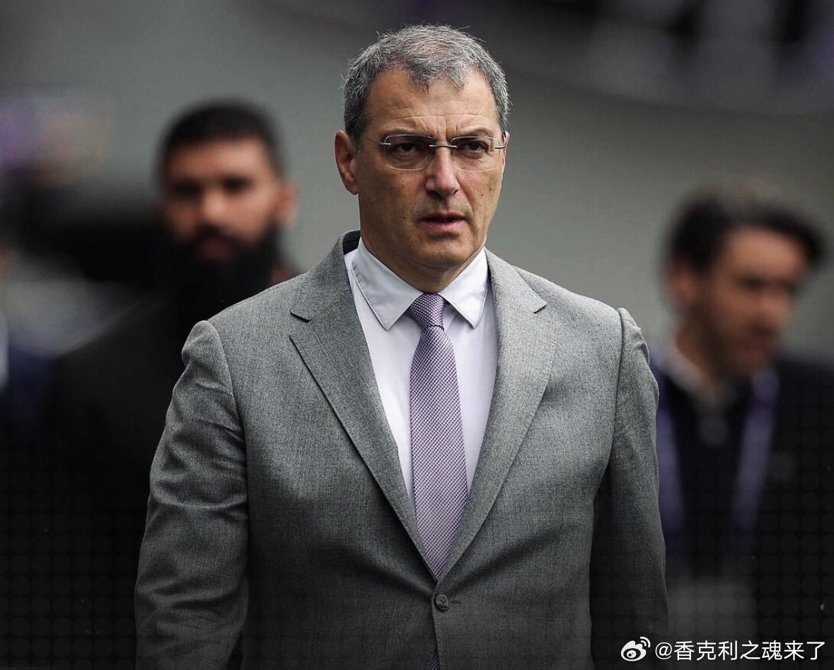 前利物浦总监科莫利被任命为尤文图斯新任体育总监。他运作转会窗口之一：他签下了卡罗