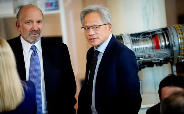 请不要向中国出口垃圾芯片。谈到美国批准向中国出售H20芯片，美国商务部长霍华德卢