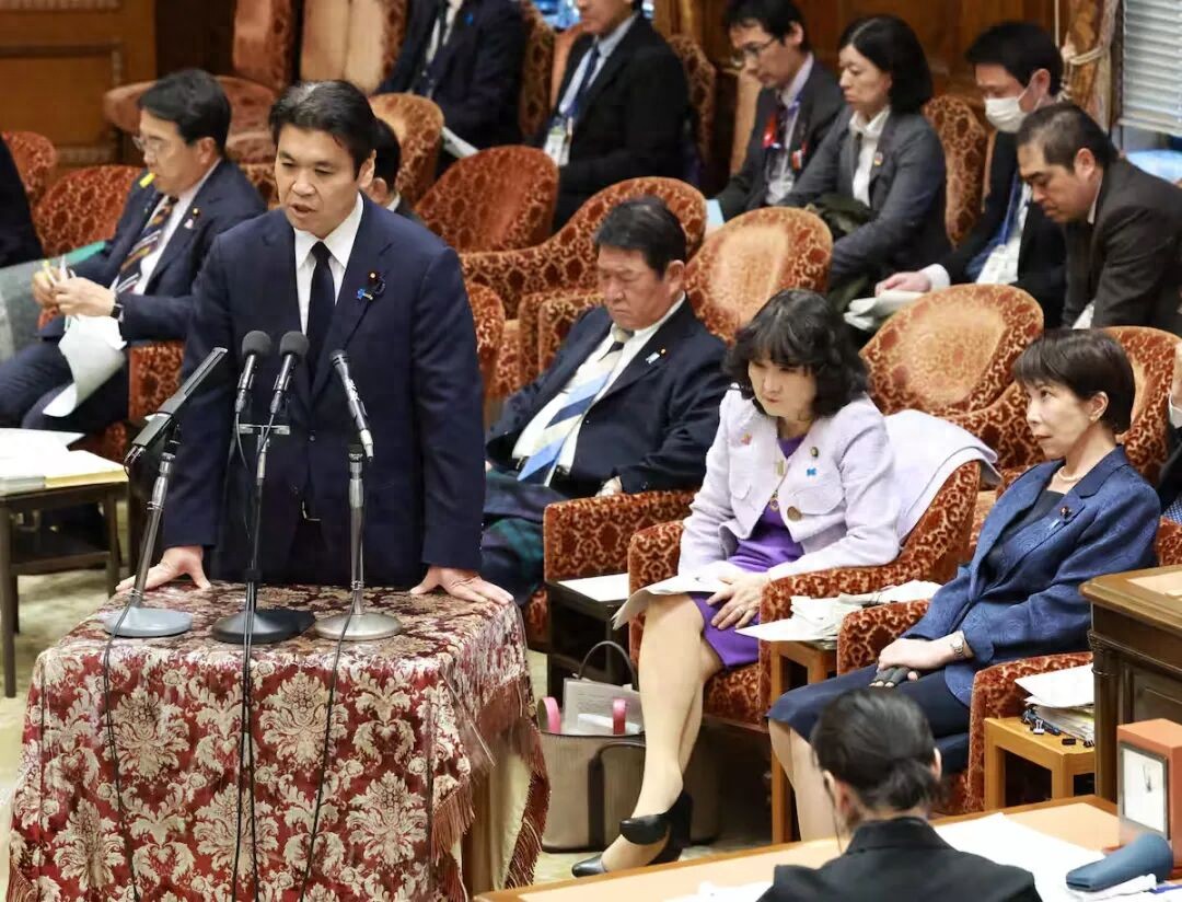 高市早苗让出轨官员用工作弥补
