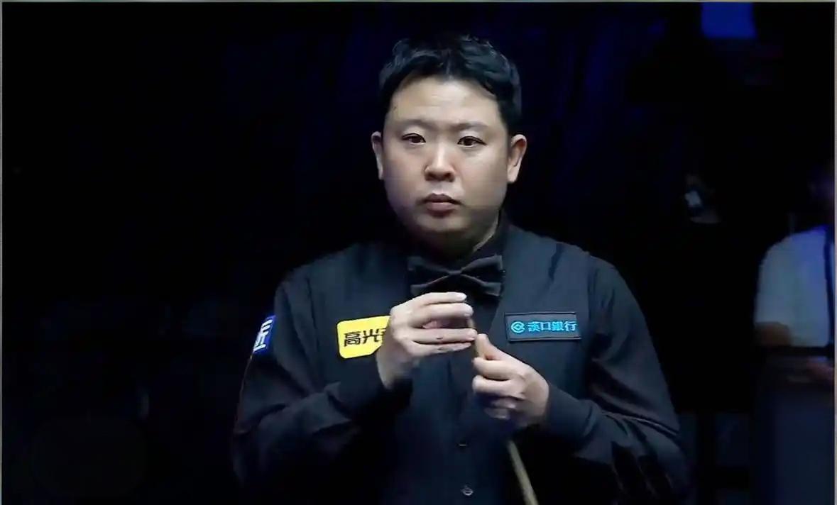 北京时间11月28日凌晨，刚刚结束了一场2025年斯诺克英国锦标赛资格赛，世界排