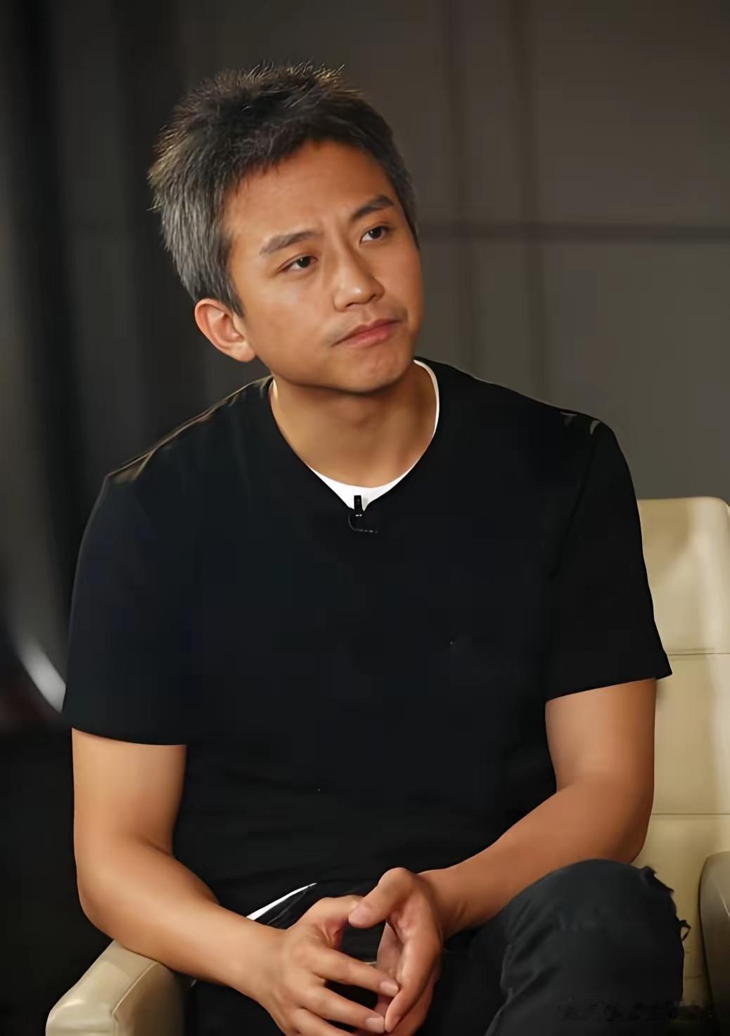 邓超这段自白，看完心里像被什么东西撞了一下。1979年生在南昌的重组家庭，