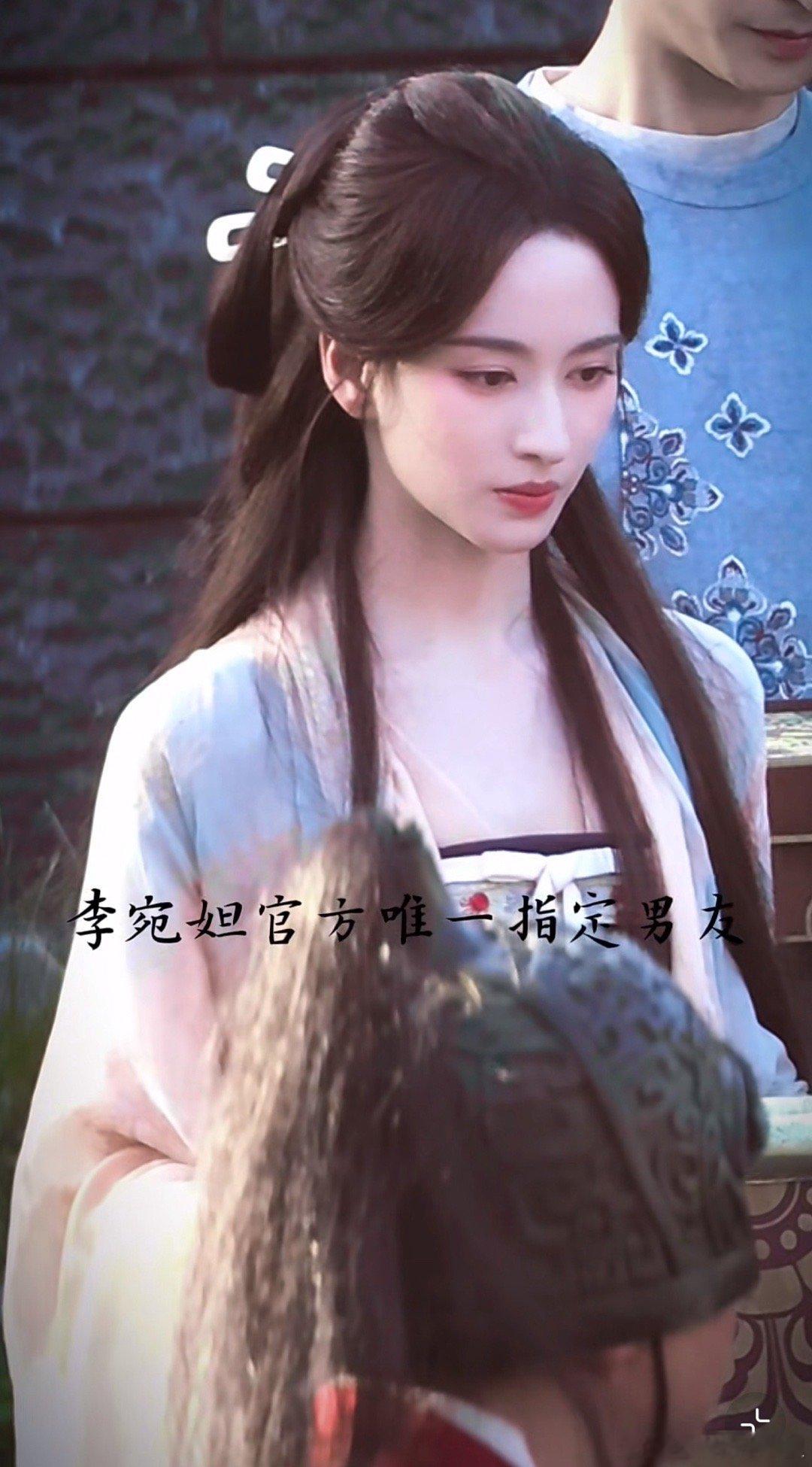 🐧这妆造用心了，混血感少了很中式古典美​​​