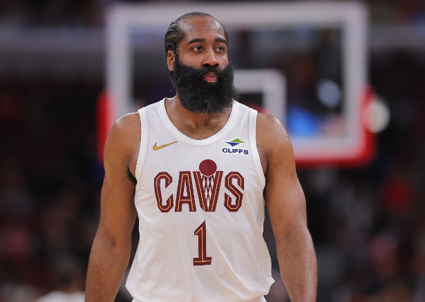 从目前情况来看，登哥铁定无缘三阵基于球队战绩，球队地位，数据优势同时场次足够