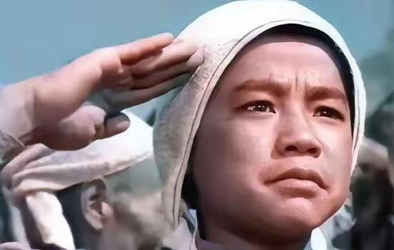 1969年，19岁的安吉斯，也就是小兵张嘎的扮演者，去北影揪斗演艺人员，包括昔日