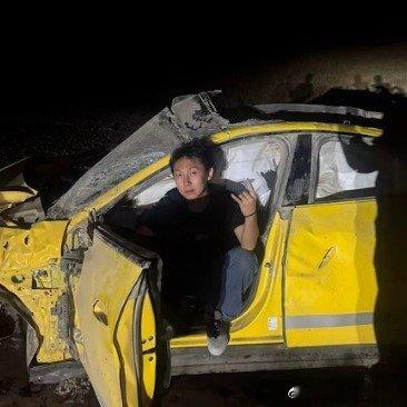 开小米滚下坡车主又买一辆SU7Ultra车和人都很硬，滚下山坡车辆废了但人没事，