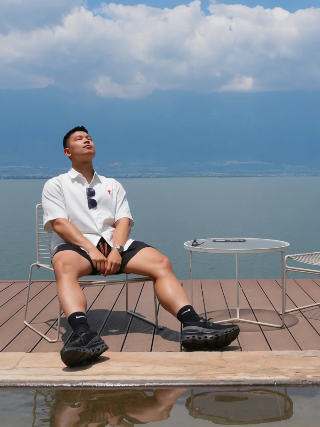 在大理晒黑两个度