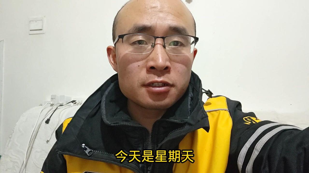 双休跑6天赚2k+？外卖小哥的快乐谁懂！🍽️外卖小哥的周末：休息一天仍能达目