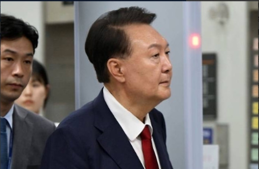 突发！尹锡悦健康恶化当地时间17日，尹锡悦再度缺席涉嫌发动内乱案的第11次庭审