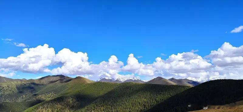 川西，简直是人间仙境！对于时间有限的游客，三日漫游就能解锁高原藏地诗意风光。从成