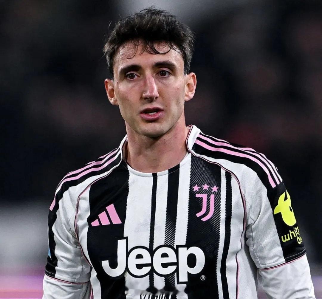 意大利体育和全尤文记者MP消息，阿森纳对安德雷-坎比亚索很感兴趣，并且已经开始初