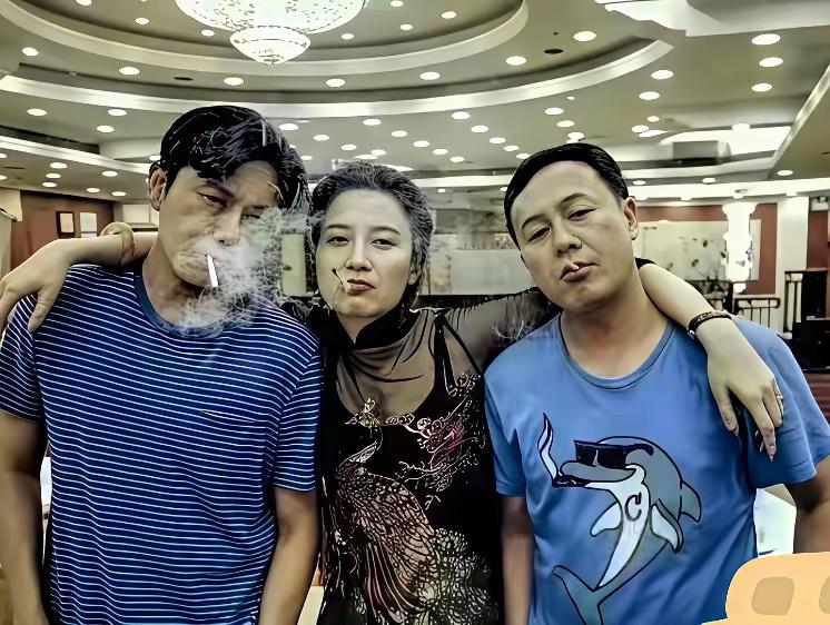 宋佳这范比男人还霸气，多亏是个女的，要不然要有多少女人喜欢她！