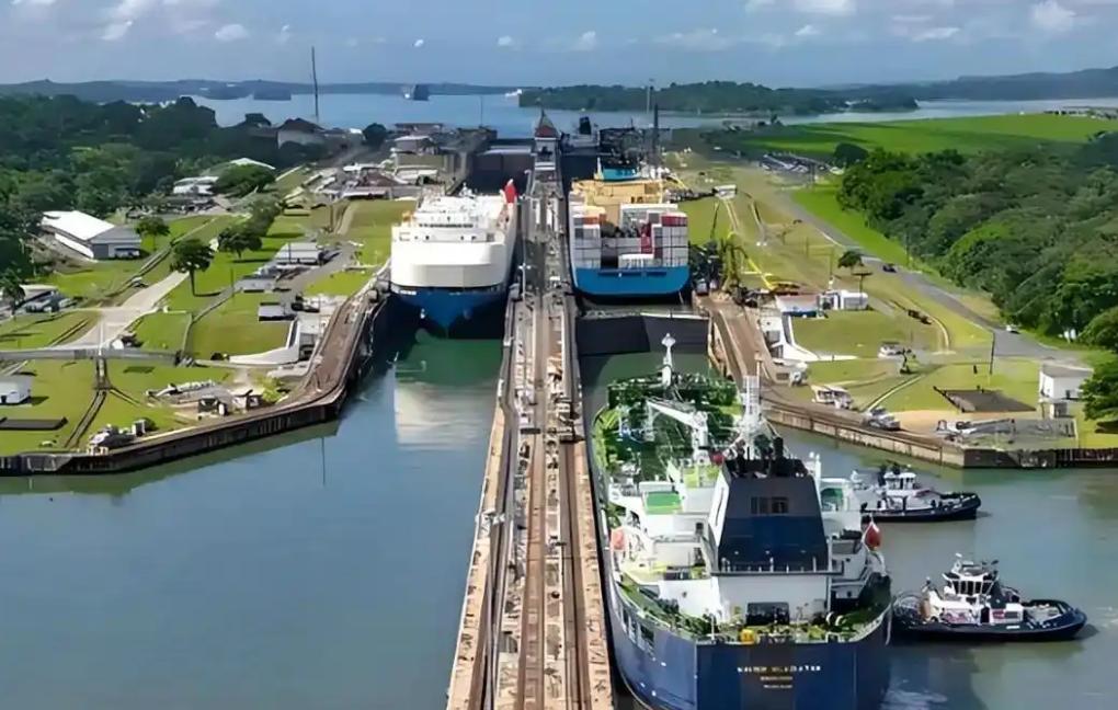 97岁李嘉诚，用两场极端操作，给全球资本上了最残酷的一课！2026年2月23