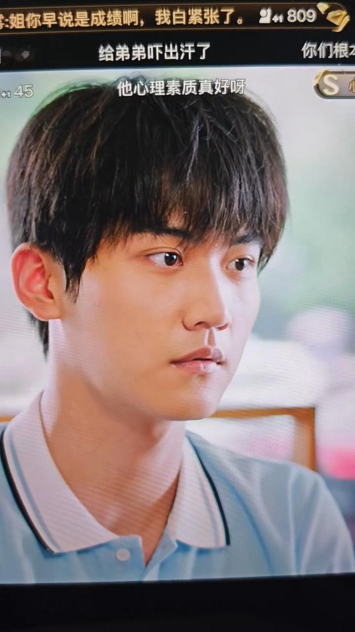 啊啊啊啊啊啊啊啊啊周柯宇就这样把个人技带入角色，演出了头皮一松的感觉周柯宇：终于