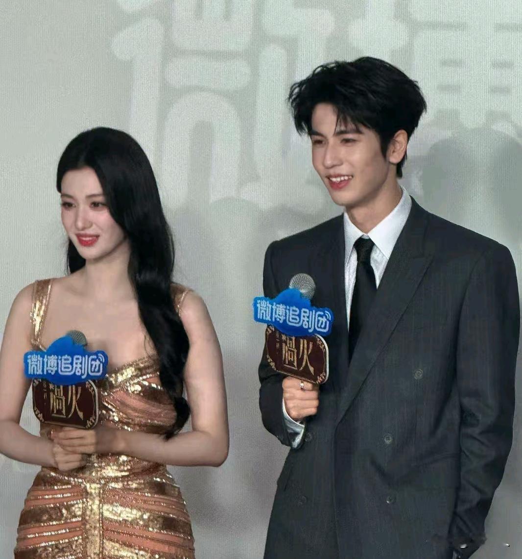 王楚然太性感妖娆了，我觉得她适合演九尾妖狐苏妲己。张凌赫饰演纣王，肯定收视率非常