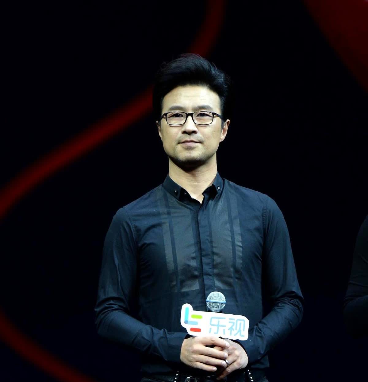 出场费高的吓人的十位歌手。一、周杰伦：约260万。二、王菲：约2