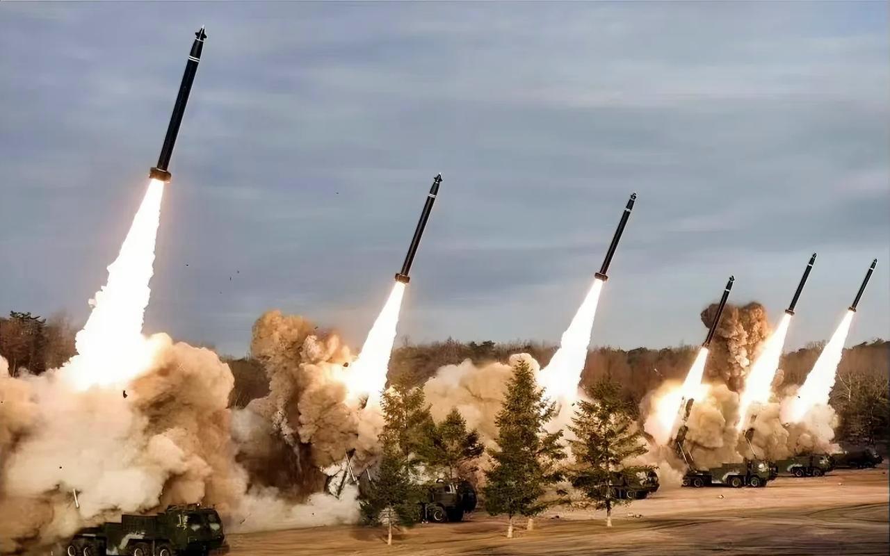 19日凌晨，大批导弹密集射向日本海，高市早苗这下尝到后果了！据韩联社报道，韩