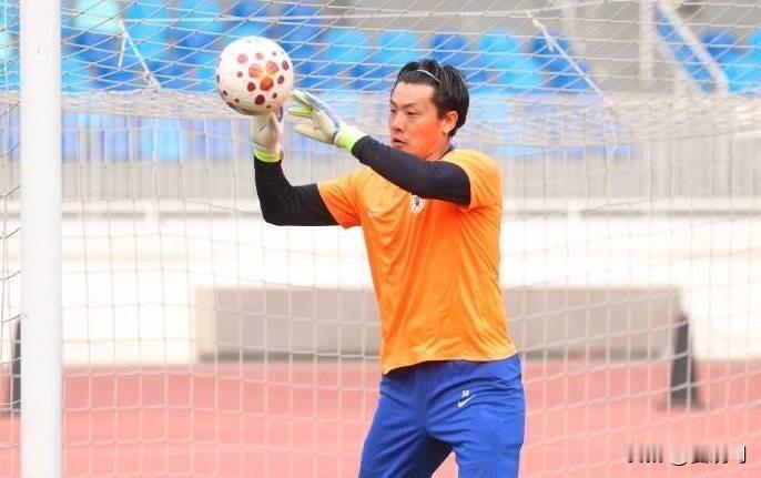 山东泰山队在上海康桥基地迎来上海冬训首场热身赛，对手是中甲球队宁波队，最终以3-