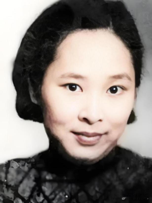 1941年，曾宪植来到了分别已久的丈夫——叶剑英的住处。然而，当推开门，却见一个