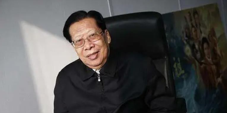 1993年，时任中央电视台台长的杨伟光，在没有上报的情况下，在《新闻联播》之后插