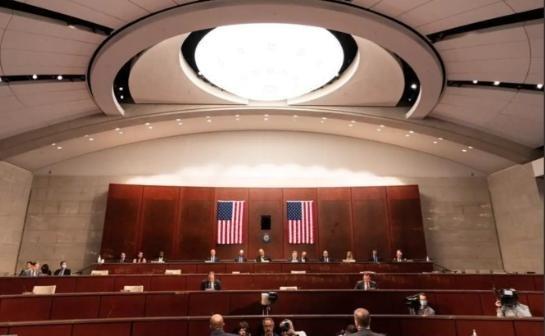 白宫这下完全懵了！现场没有一家中企出现！五角大楼只得取消招标去年美国五角大楼