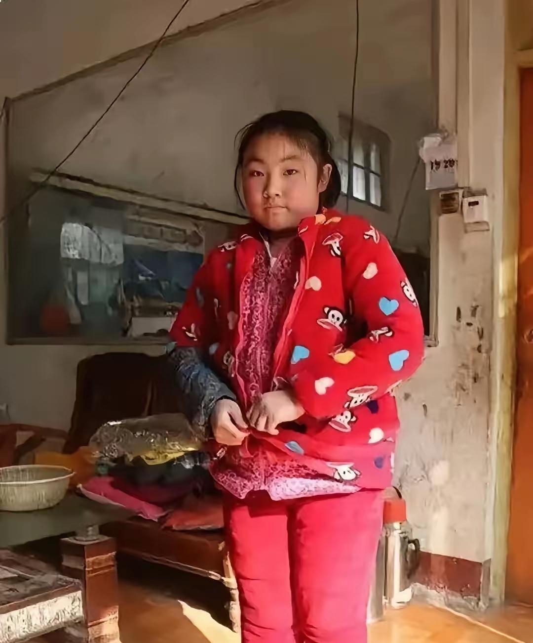 泪目了！四川，一小女孩6岁爹没了，9岁妈改嫁。在叔叔家一住就是12年。高考完第二