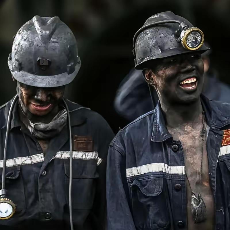 国企的特权阶层！上世纪90年代，我技校毕业分配到一家大型国企一线当工人。我的父