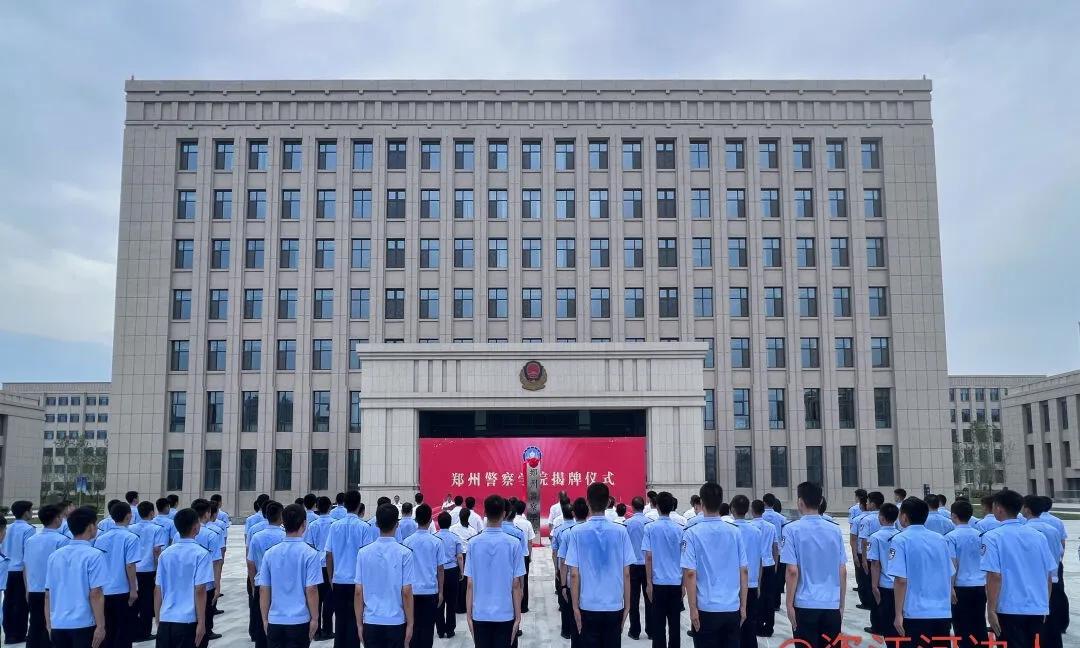 为什么家长们都热衷于给孩子报军校、警校，而孩子们都并不认同呢？